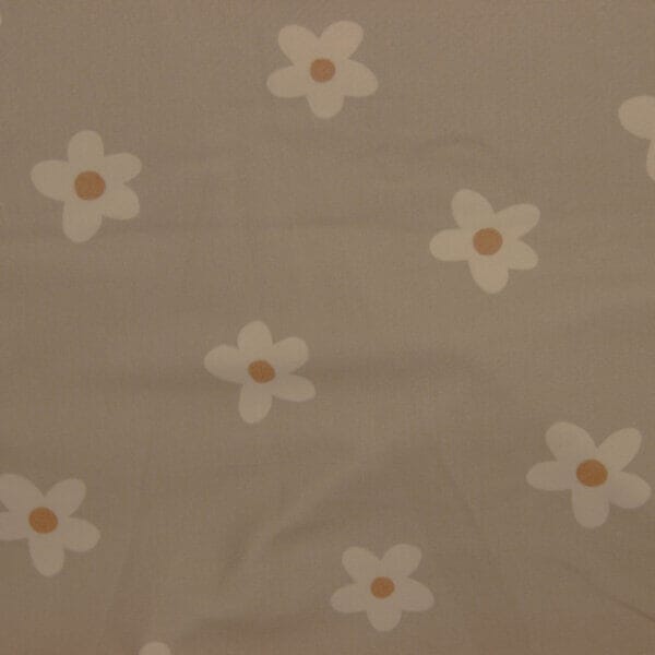 cvetlični vzorec - marjetke na sivi